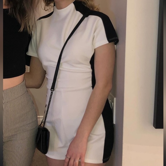 Urban outfitters romper - Picture 2 of 2